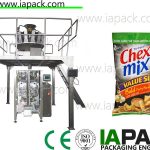 तकिया बैग गसेट बैग के लिए स्वचालित खाद्य पैकिंग मशीन स्नैक्स पैकेजिंग मशीन